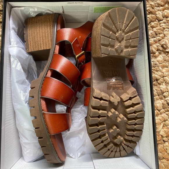 Gladiator multi strap sandal - Picture 2 of 2